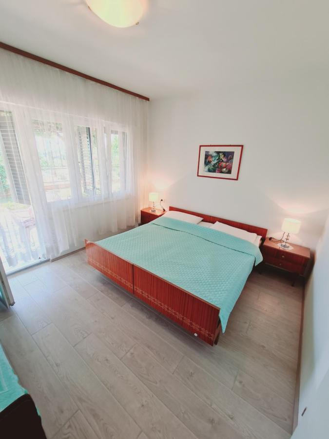 Apartments Viktorija Pula Bagian luar foto