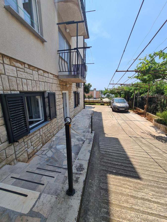 Apartments Viktorija Pula Bagian luar foto
