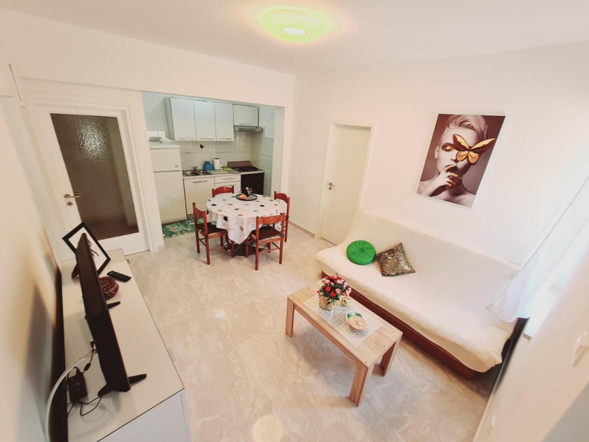Apartments Viktorija Pula Bagian luar foto