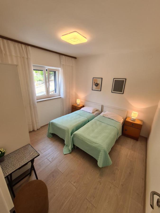 Apartments Viktorija Pula Bagian luar foto